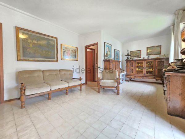 appartamento in vendita a Pietrasanta in zona Osterietta