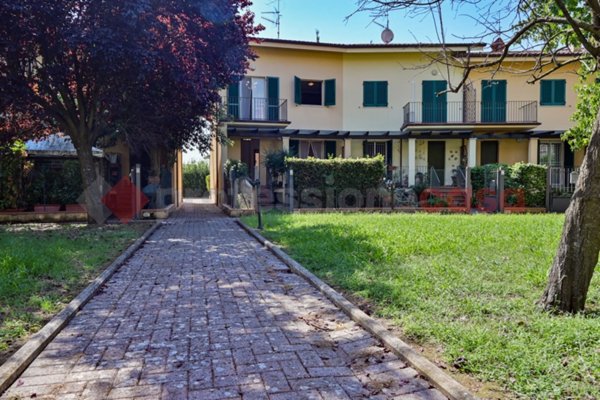 casa indipendente in vendita a Pietrasanta in zona Capezzano Monte