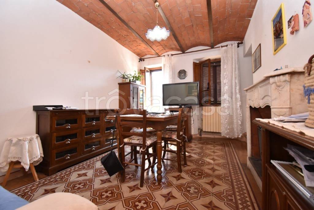 appartamento in vendita a Pietrasanta in zona Capezzano Monte