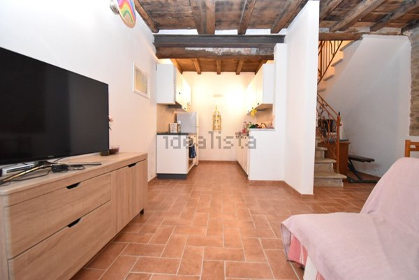 casa indipendente in vendita a Pietrasanta in zona Solaio