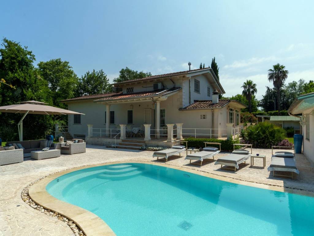 casa indipendente in vendita a Pietrasanta