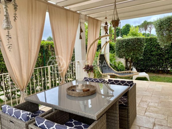casa indipendente in vendita a Pietrasanta in zona Capezzano Monte