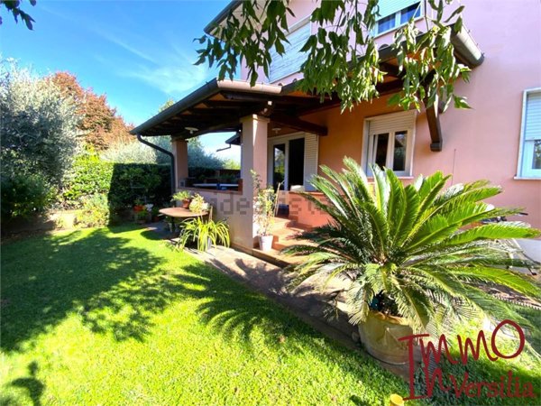 casa indipendente in vendita a Pietrasanta