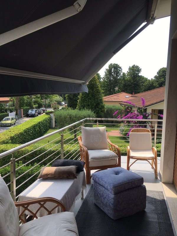 casa indipendente in vendita a Pietrasanta in zona Tonfano
