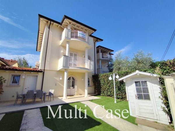 casa indipendente in vendita a Pietrasanta in zona Marina di Pietrasanta