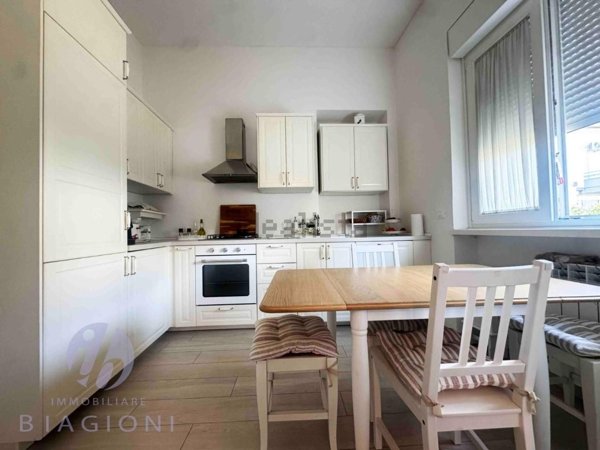 appartamento in vendita a Pietrasanta in zona Motrone