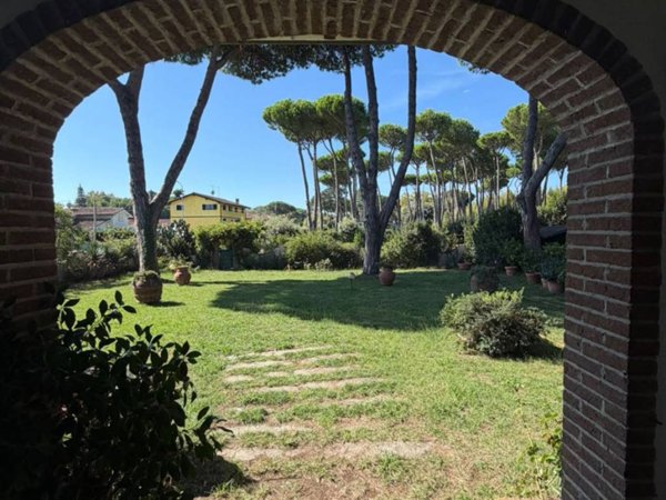 casa indipendente in vendita a Pietrasanta