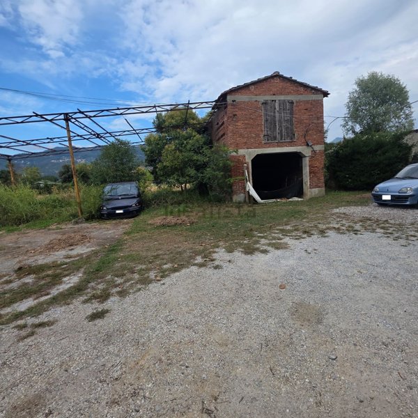 appartamento in vendita a Pietrasanta in zona Traversagna