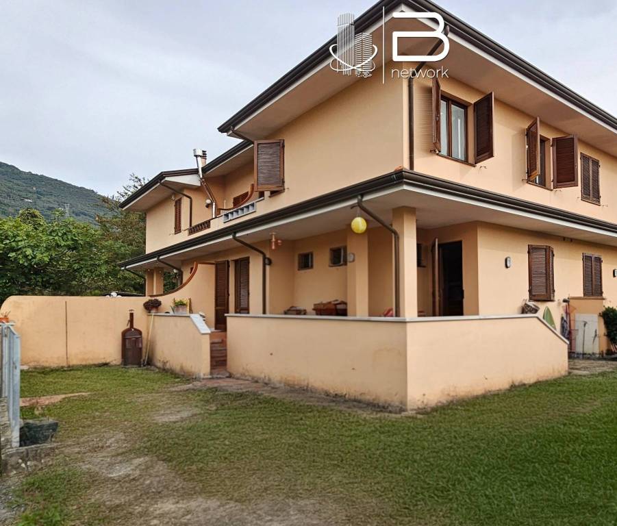 casa indipendente in vendita a Pietrasanta
