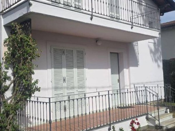 casa indipendente in vendita a Pietrasanta in zona Vignone