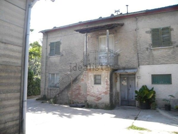 casale in vendita a Pietrasanta in zona Strettoia