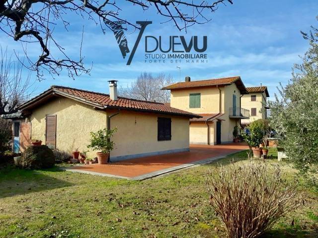 casa indipendente in vendita a Pietrasanta