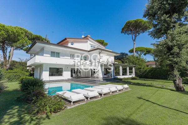 casa indipendente in vendita a Pietrasanta in zona Motrone
