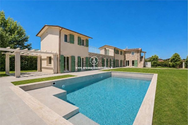 casa indipendente in vendita a Pietrasanta