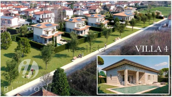casa indipendente in vendita a Pietrasanta in zona Tonfano