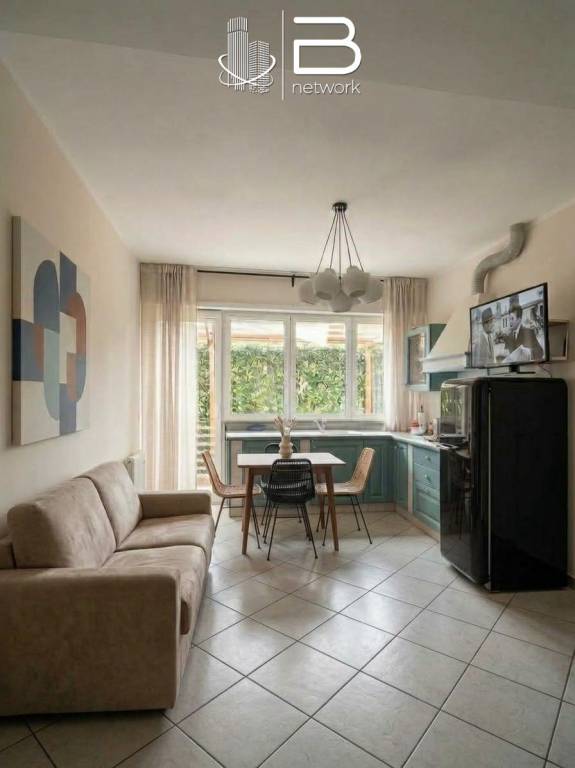 appartamento in vendita a Pietrasanta in zona Fiumetto