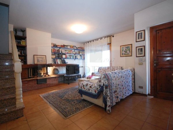 casa indipendente in vendita a Pietrasanta in zona Tonfano