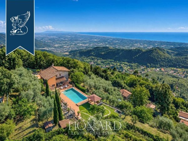 casa indipendente in vendita a Pietrasanta in zona Capezzano Monte
