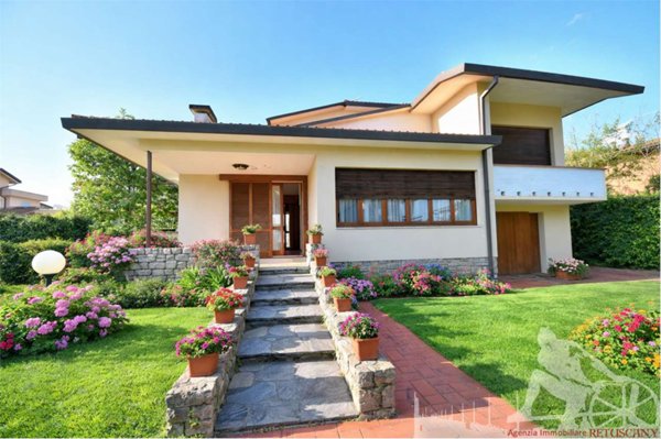 casa indipendente in vendita a Pietrasanta in zona Vignone