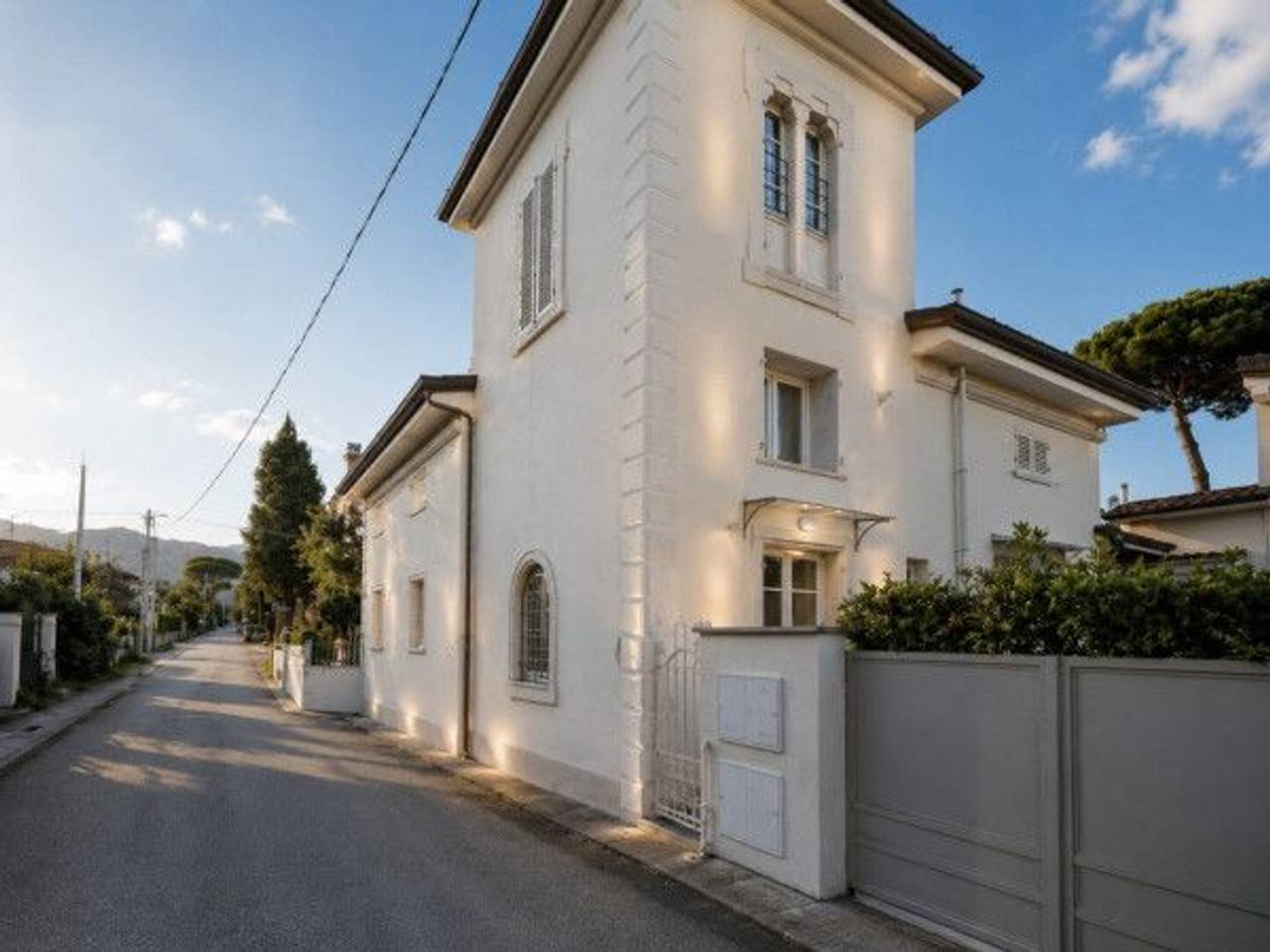 casa indipendente in vendita a Pietrasanta in zona Tonfano