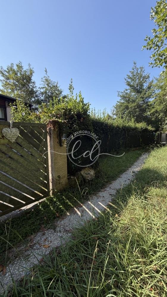 casa indipendente in vendita a Pietrasanta in zona Capezzano Monte