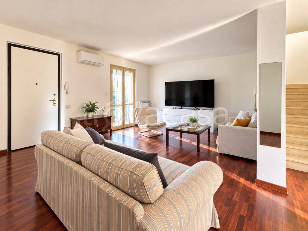 casa indipendente in vendita a Pietrasanta in zona Capezzano Monte