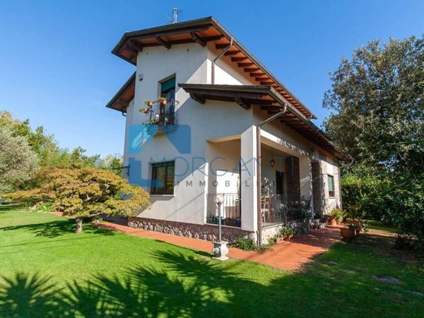 casa indipendente in vendita a Pietrasanta in zona Marina di Pietrasanta