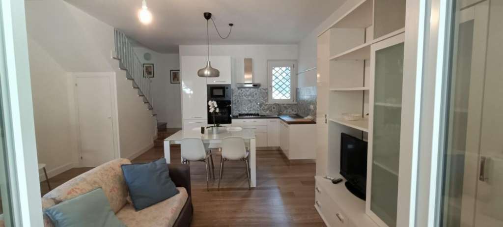 casa indipendente in vendita a Pietrasanta in zona Marina di Pietrasanta
