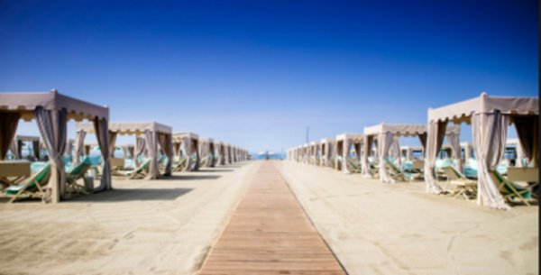 appartamento in vendita a Pietrasanta in zona Marina di Pietrasanta