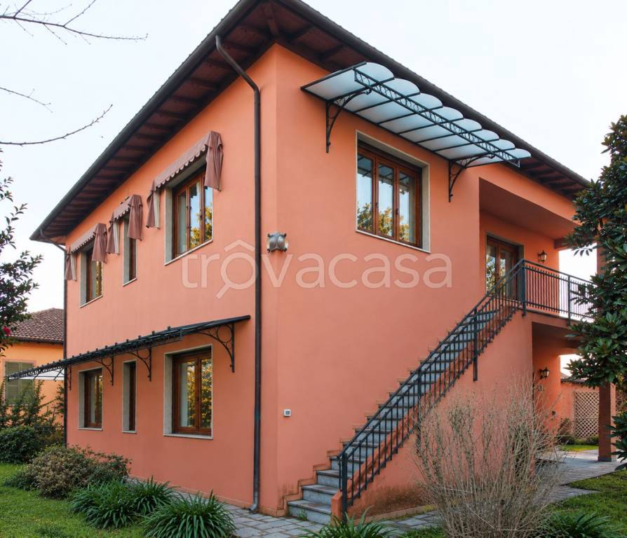 casa indipendente in vendita a Pietrasanta in zona Strettoia