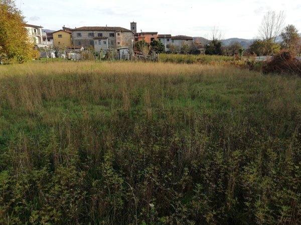 terreno edificabile in vendita a Pieve Fosciana