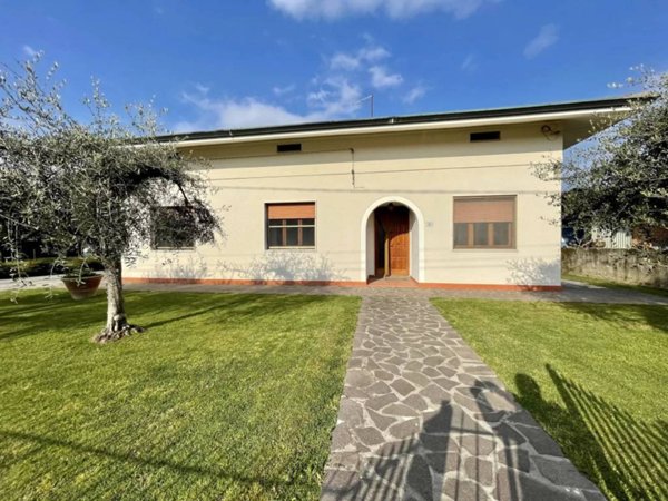 casa indipendente in vendita a Porcari