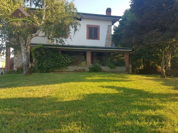 casa indipendente in vendita a Porcari in zona Padule