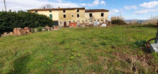 intera palazzina in vendita a Porcari in zona Padule