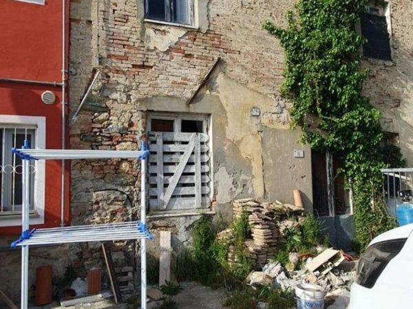 casa semindipendente in vendita a Porcari in zona Padule