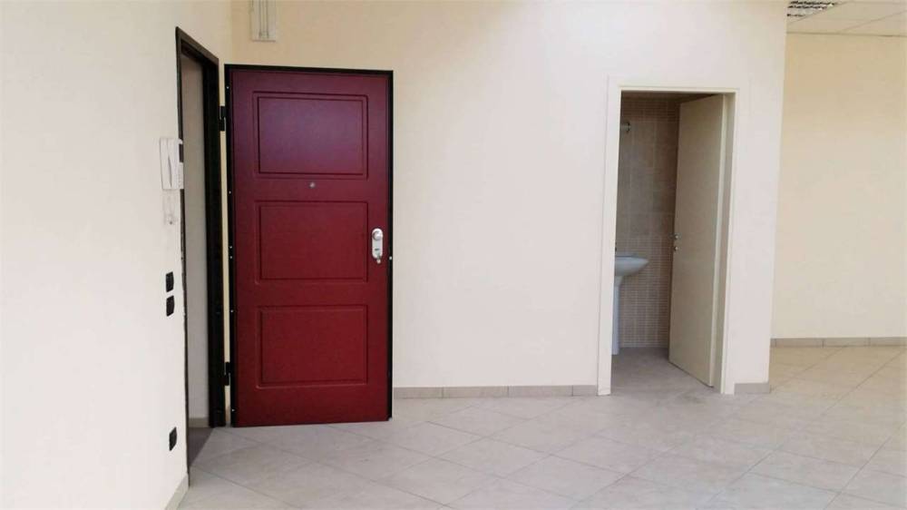 ufficio in vendita a Porcari in zona Rughi