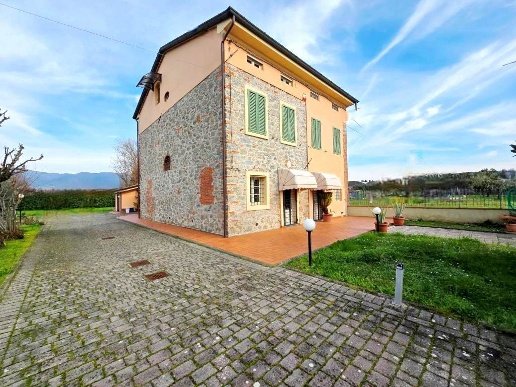 casa indipendente in vendita a Porcari in zona Rughi