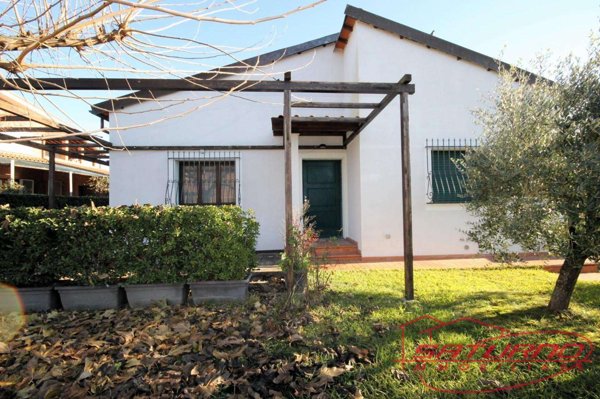 casa indipendente in vendita a Porcari in zona Rughi
