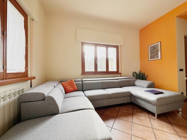 casa indipendente in vendita a Porcari in zona Rughi