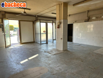 locale di sgombero in vendita a Porcari