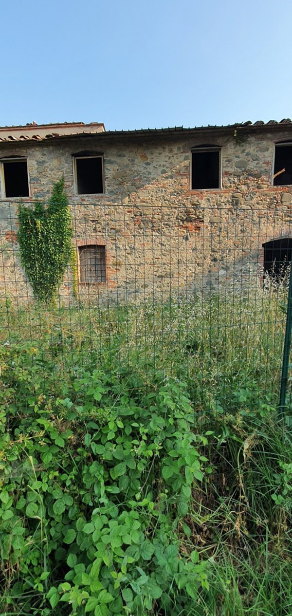 casa indipendente in vendita a Porcari in zona Padule
