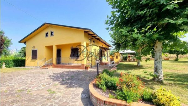 casa indipendente in vendita a Porcari in zona Rughi