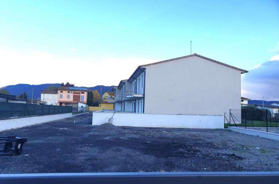 casa indipendente in vendita a Porcari in zona Rughi