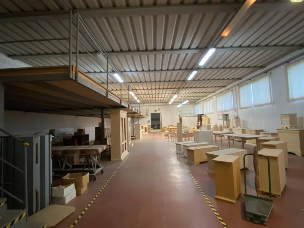 negozio in vendita a Porcari