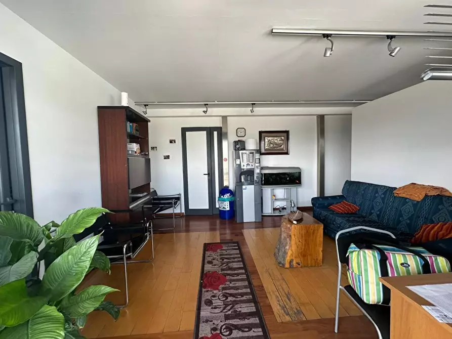 locale di sgombero in vendita a Porcari