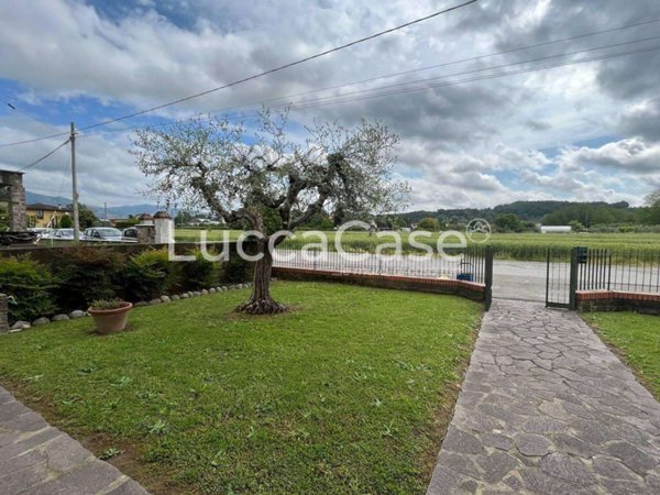 casa indipendente in vendita a Porcari