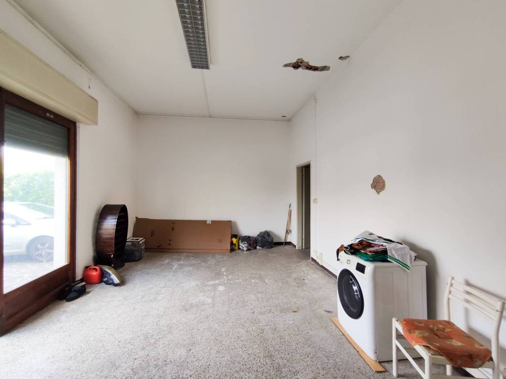 negozio in vendita a Porcari