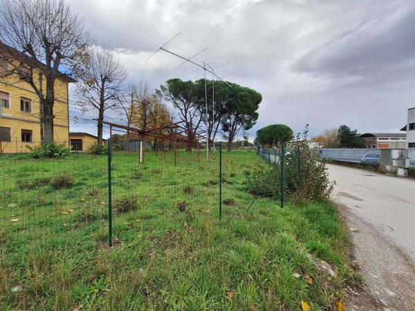 terreno edificabile in vendita a Porcari in zona Rughi
