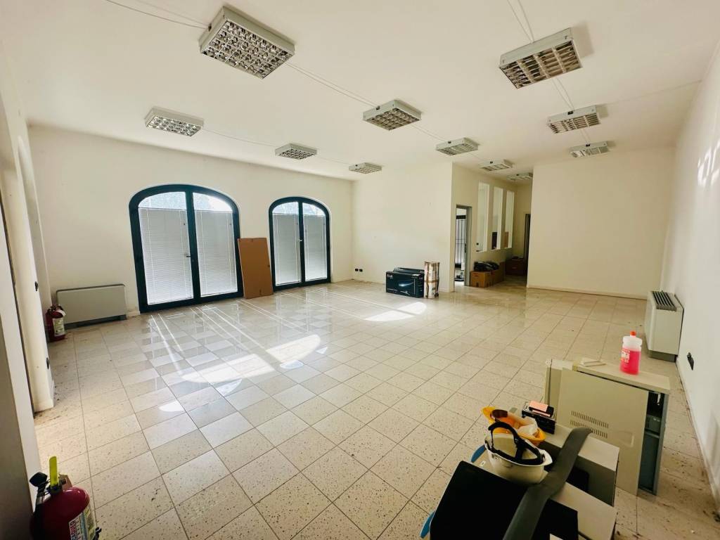 ufficio in vendita a Porcari