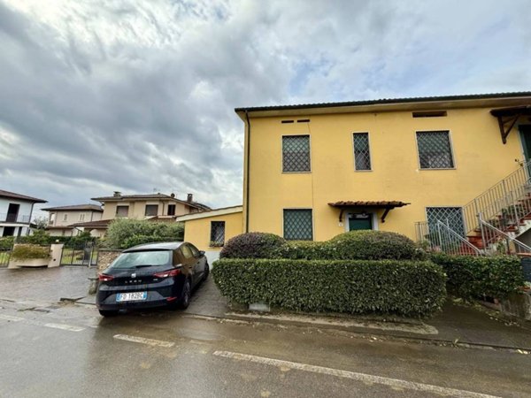 casa indipendente in vendita a Porcari in zona Padule